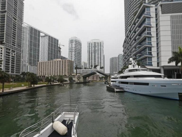 19 MIAMI RIVER020515 Miami River property ADD